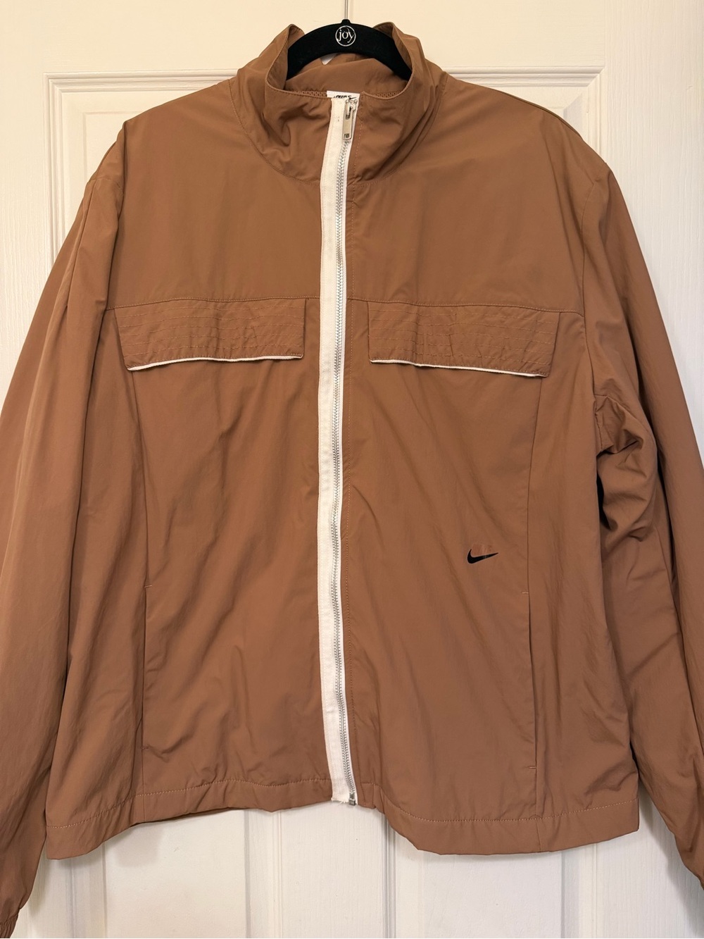 Nike Men’s Tan Windbreaker with White Zipper